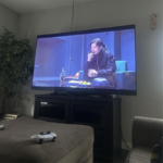 شاشة سامسونج 70 بوصة كريستال UHD ذكية 4K – معالج كريستال، ترقية 4K، Q-Symphony، نظام Tizen موديل UA70U8000FUXSA - الصورة 7